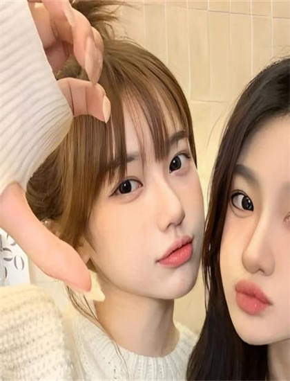 《为梦想而离家的女孩》伏笔运用教科书式的：前后呼应与细节铺垫